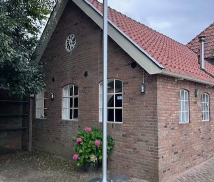 Alarm SystemExpert.nl Alarm SystemExpert.nl Camera mast movable aluminum 4 meters Ø 90mm with tile frame