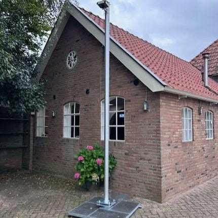 AlarmsysteemExpert.nl Cameramast verplaatsbaar aluminium 4 meter Ø 90mm met tegelframe