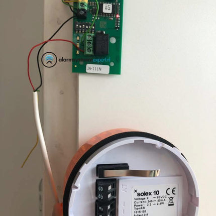 AlarmsysteemExpert.nl Professionele flitser, laag model + JB-111N