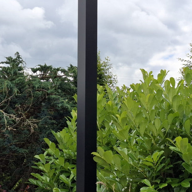 AlarmsysteemExpert.nl Vierkante cameramast met kantelanker 4 meter Zwart